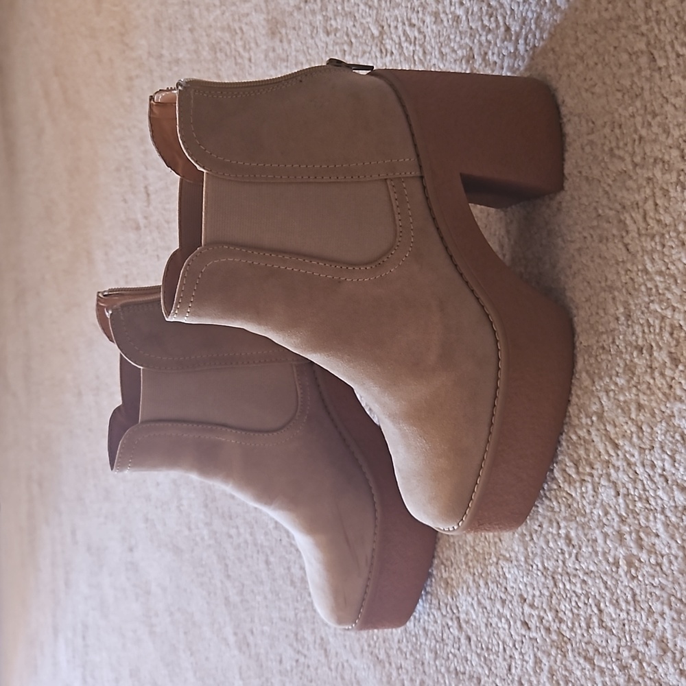 Tan woman booties